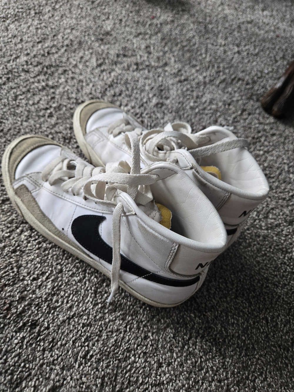 Nike Womens White and Black Blazers High-Top Size 8
